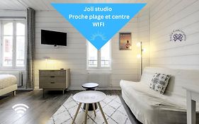 Joli studio plein centre proche plage avec Wi-fi